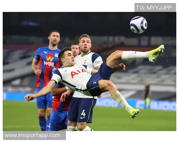 弗兰克期待欧冠之夜希望球迷共同营造热情主场氛围 弗兰克期待欧冠之夜希望球迷共同营造热情主场氛围