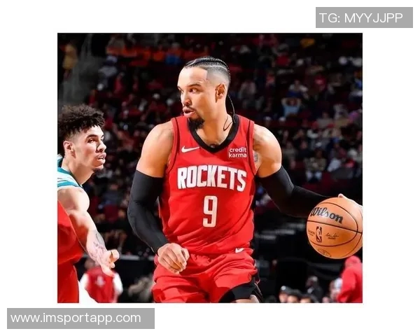 狄龙两节半遭遇6犯离场全场表现平平仅得12分2板1助1断 狄龙两节半遭遇6犯离场全场表现平平仅得12分2板1助1断