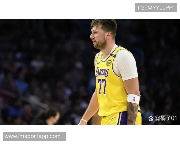 东契奇三分球出手高效低伤害是否真是侠迷心中的偶像 东契奇三分球出手高效低伤害是否真是侠迷心中的偶像