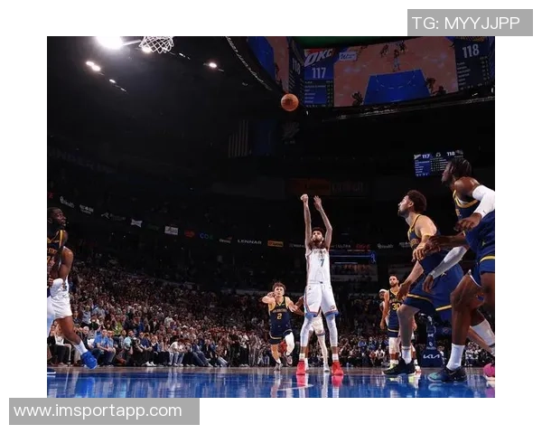 克莱首节短暂出战5分钟表现平平仅得4分助球队开局稳健 克莱首节短暂出战5分钟表现平平仅得4分助球队开局稳健