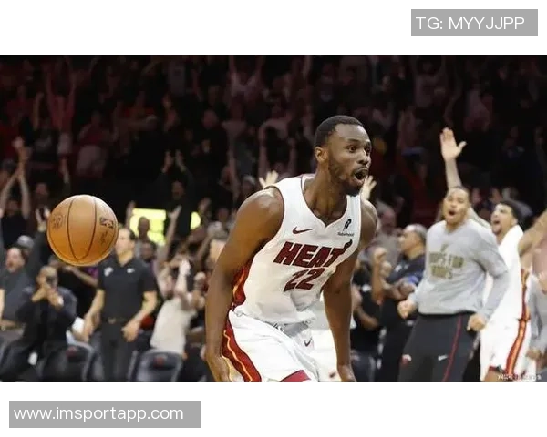 热火乘胜追击魔术核心缺阵尼克斯客场大胜猛龙展现强劲实力 热火乘胜追击魔术核心缺阵尼克斯客场大胜猛龙展现强劲实力