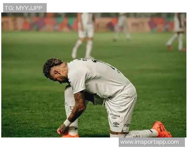 内马尔精彩低射破门狂欢庆祝引全场沸腾展现绝佳状态 内马尔精彩低射破门狂欢庆祝引全场沸腾展现绝佳状态