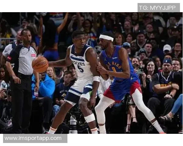 爱德华兹神勇表现助球队获胜砍下30分8板5助3断1帽展现全能实力 爱德华兹神勇表现助球队获胜砍下30分8板5助3断1帽展现全能实力