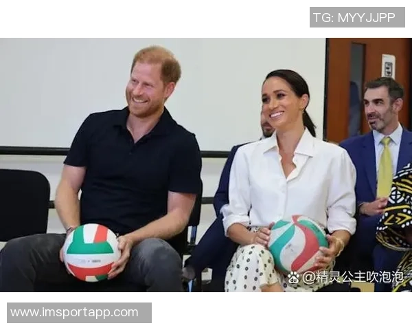 哥伦比亚世界杯主场球衣曝光蝴蝶设计向马尔克斯致敬